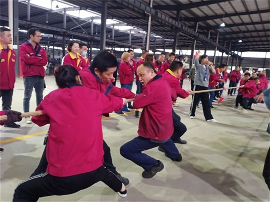 第三屆“勞動(dòng)我最棒”五一拔河比賽